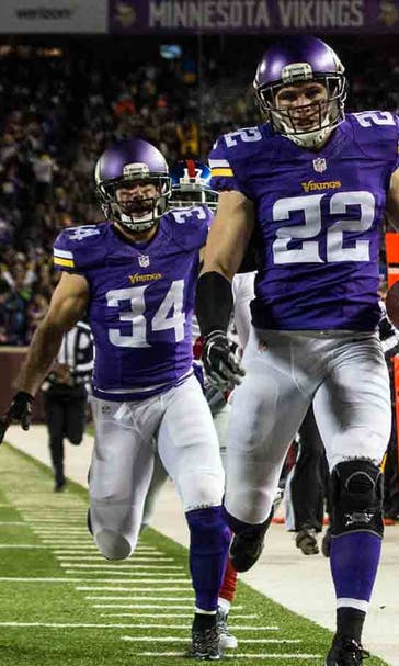 Vikings dominate Giants, take momentum into postseason